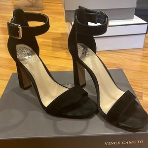 Black Vince Camuto heeled sandals